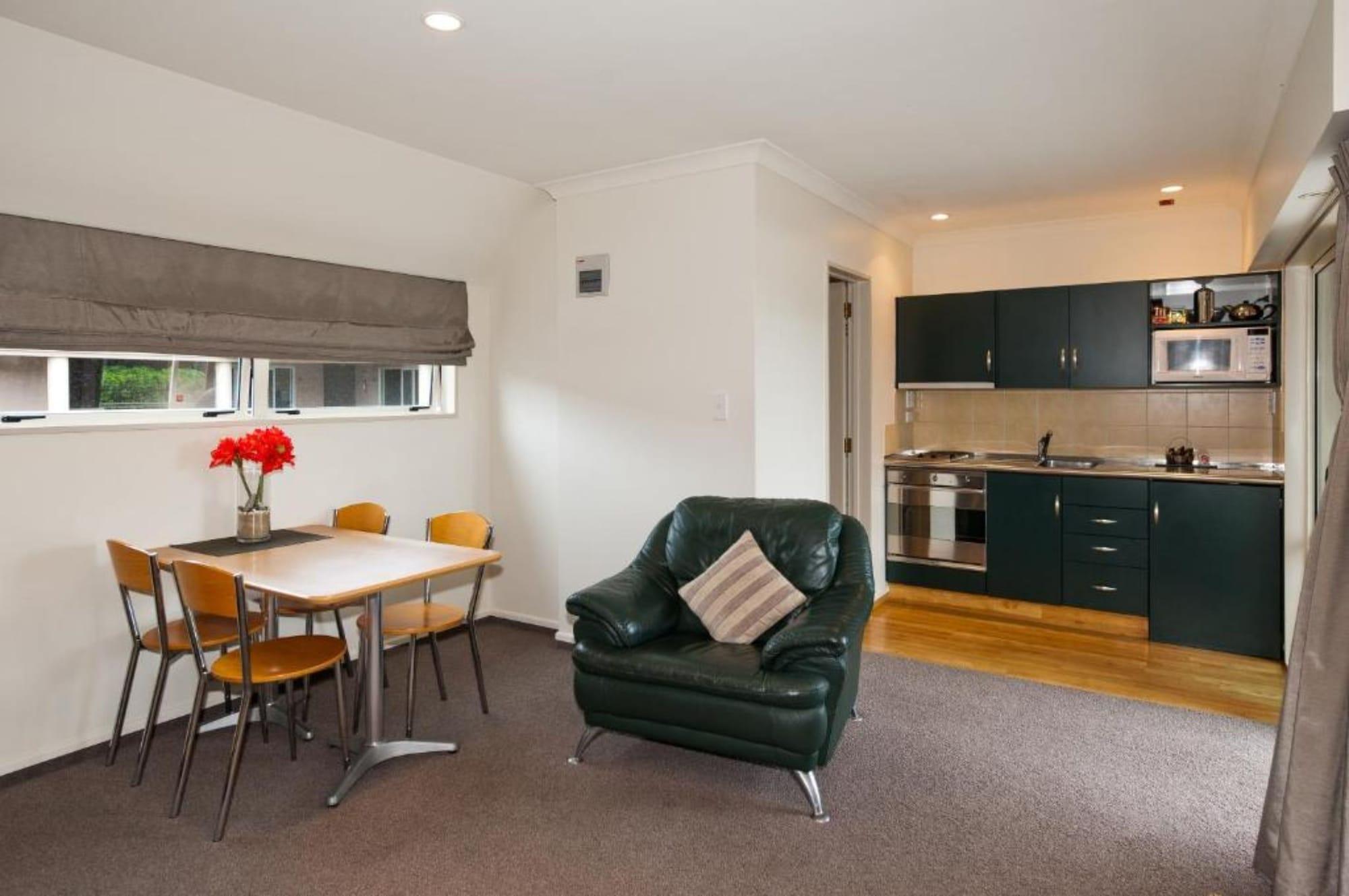 Colombo In The City Christchurch Exterior foto A one-bedroom apartment at the University of Waikato's accommodation village