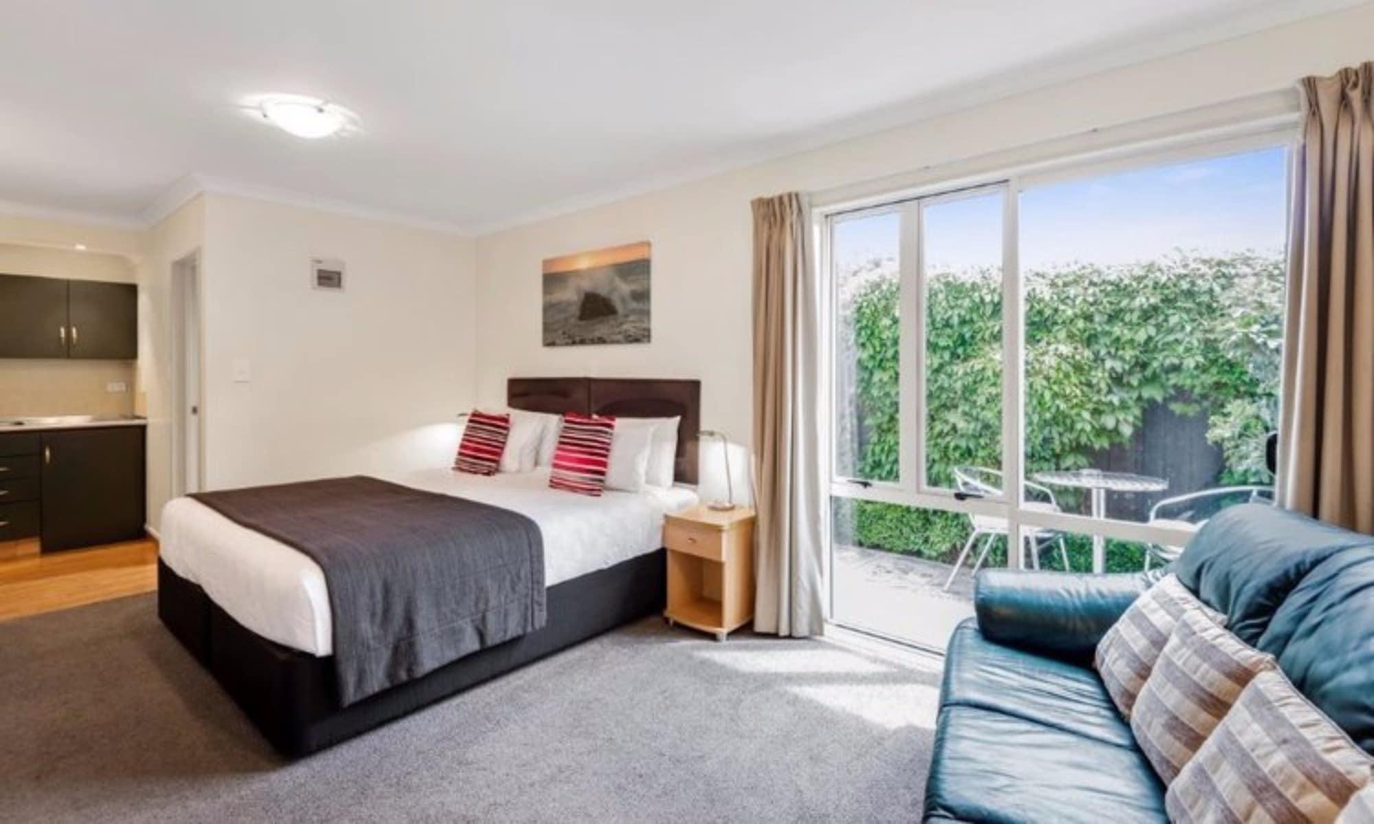 Colombo In The City Christchurch Exterior foto A typical studio apartment