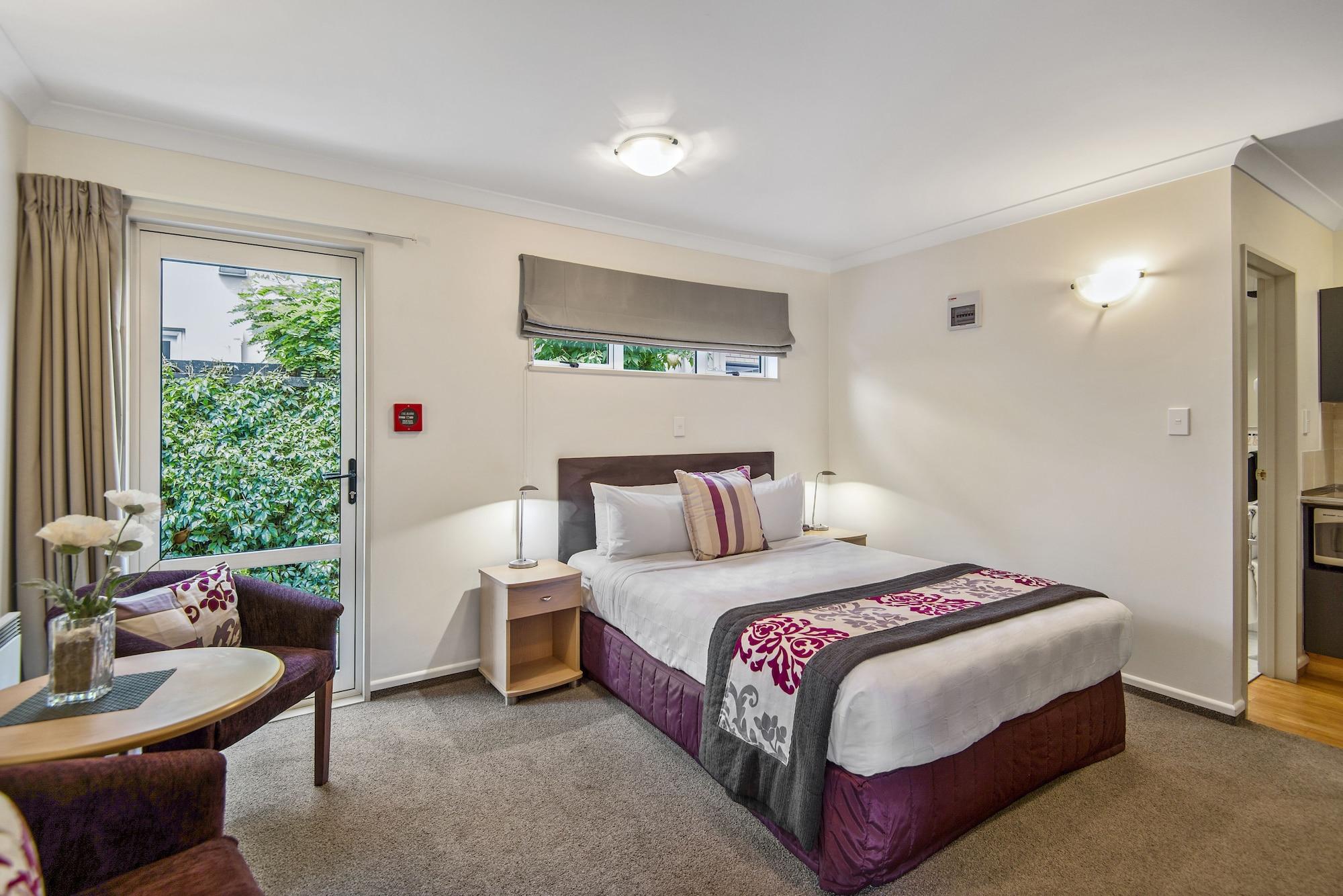 Colombo In The City Christchurch Exterior foto A typical hotel room