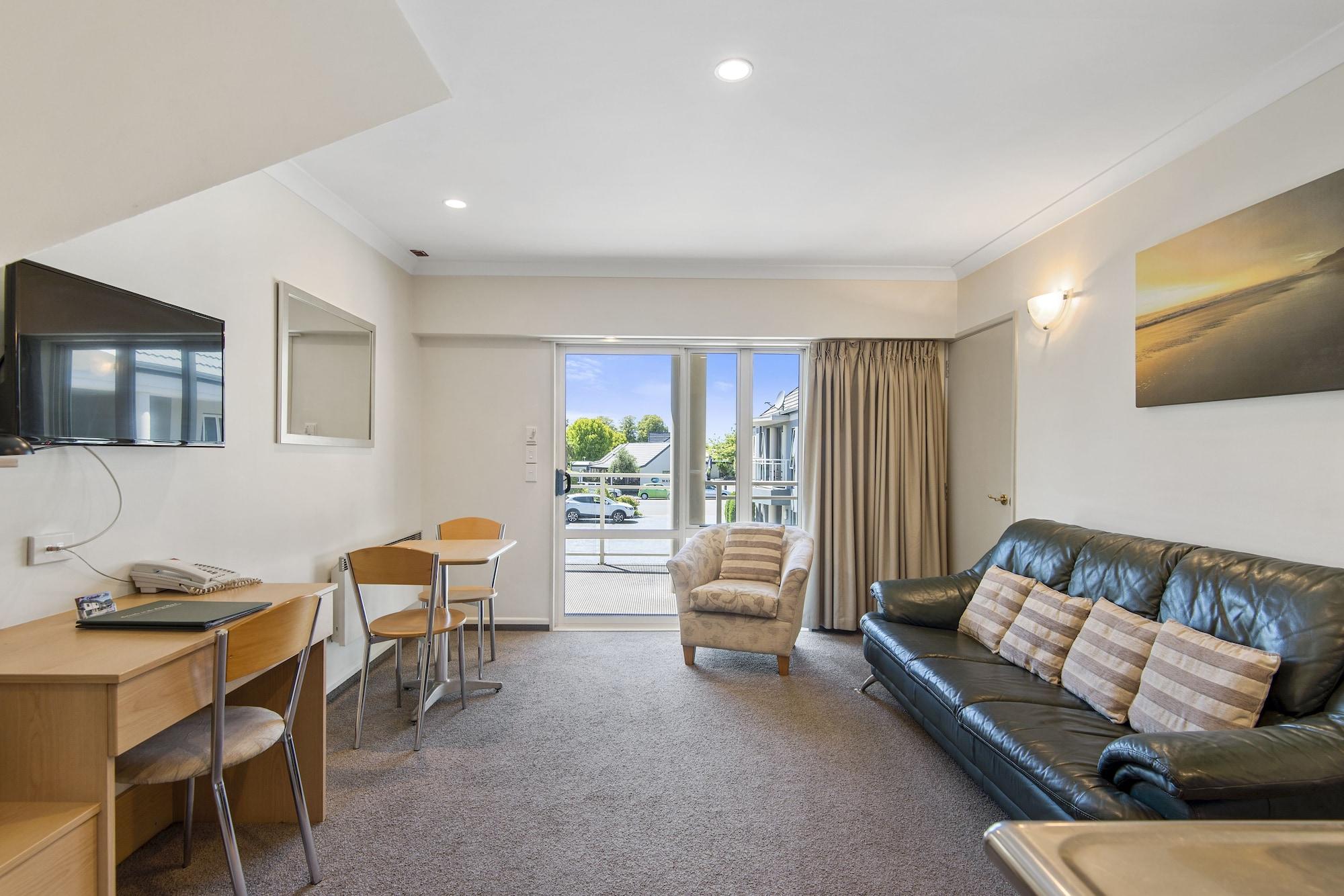 Colombo In The City Christchurch Exterior foto Living area