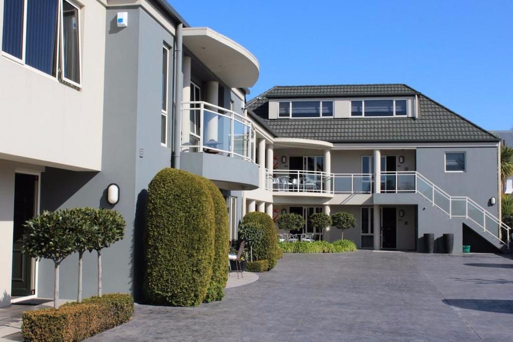 Colombo In The City Christchurch Exterior foto The school's main building
